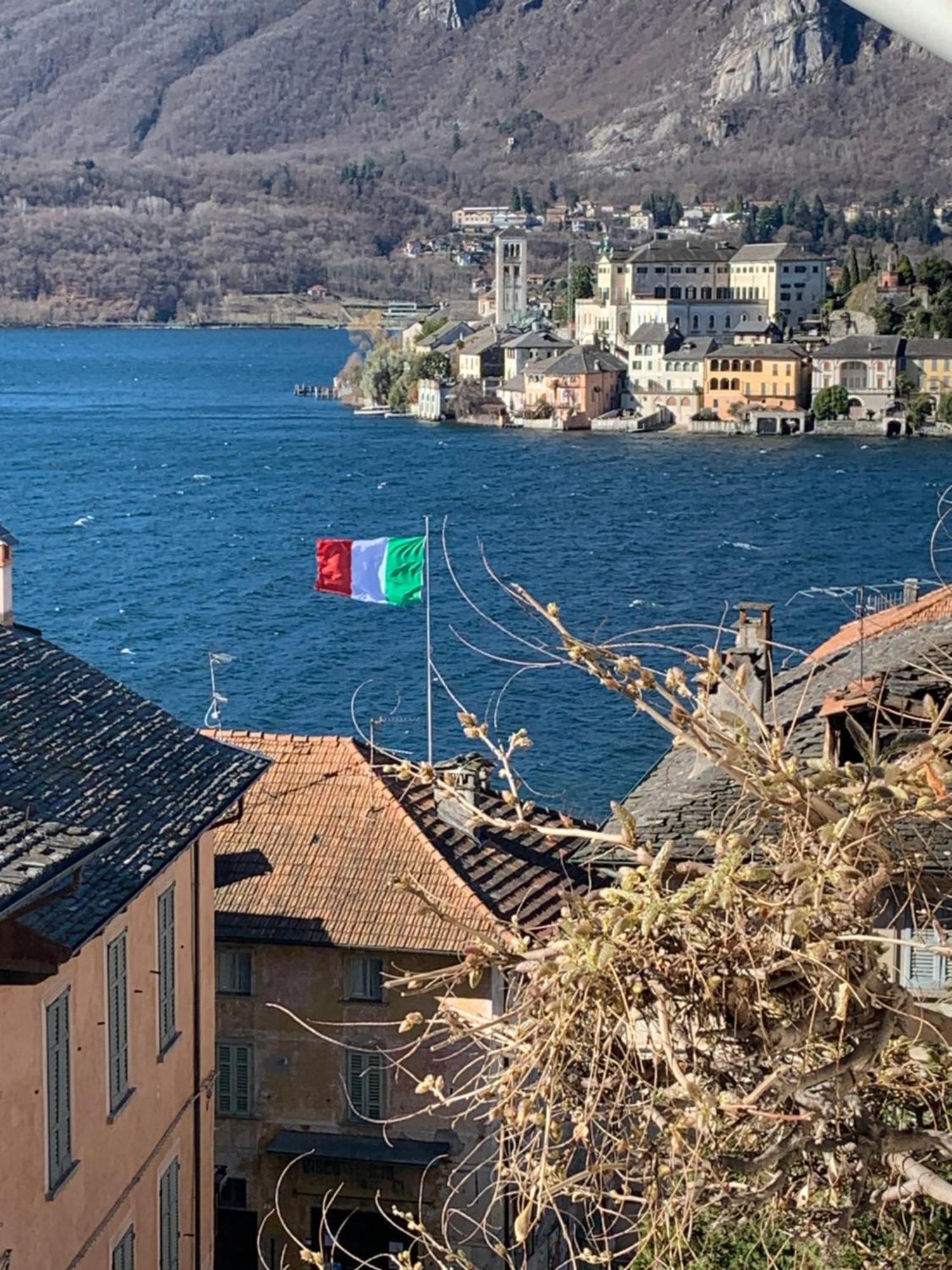 -Ortaflats- Appartamento Belvedere Orta San Giulio Exterior photo